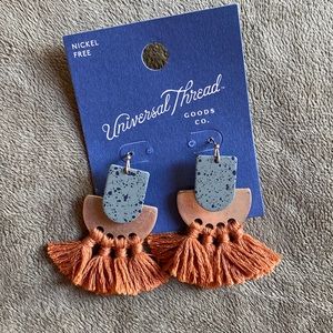 NWT Universal Thread Earrings